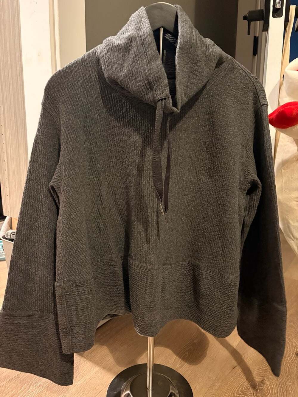 Lululemon Retreat Yourself Pullover Gray